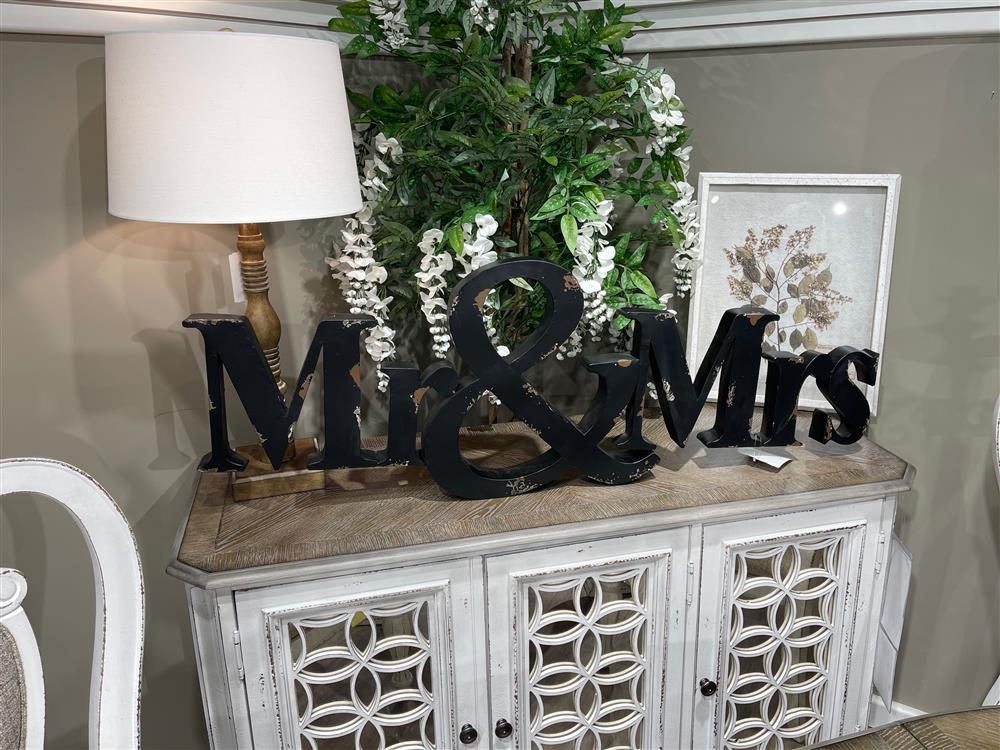 Mr. & Mrs. Sign